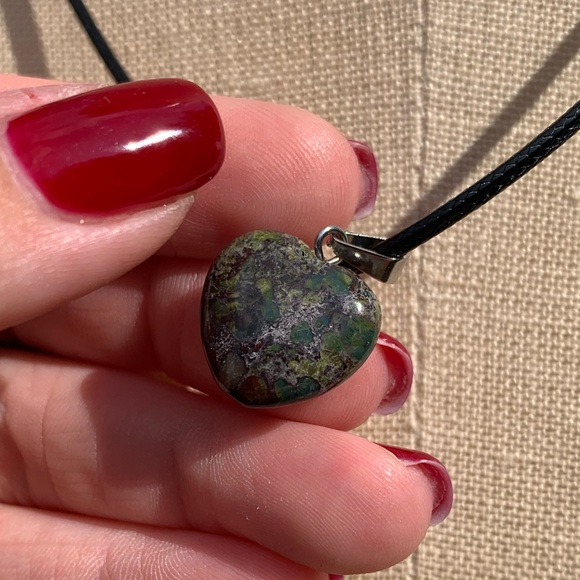 Handmade Genuine Stone Heart Amulet Necklace - Picture 10 of 15